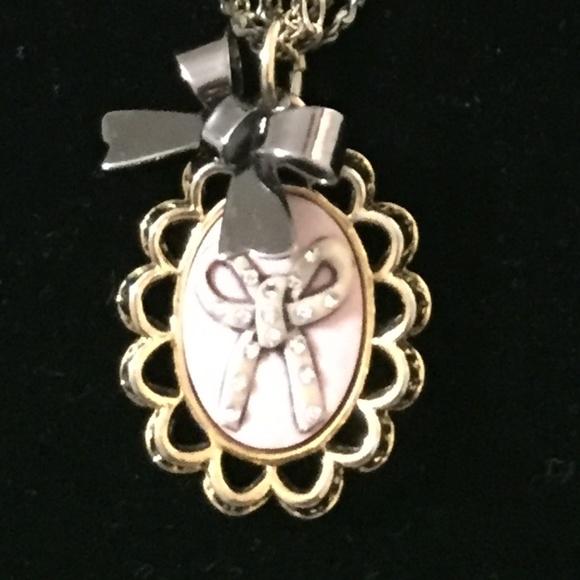 BETSY JOHNSON GOLD COLOR MULTI STRAND NECKLACE - Picture 2 of 4